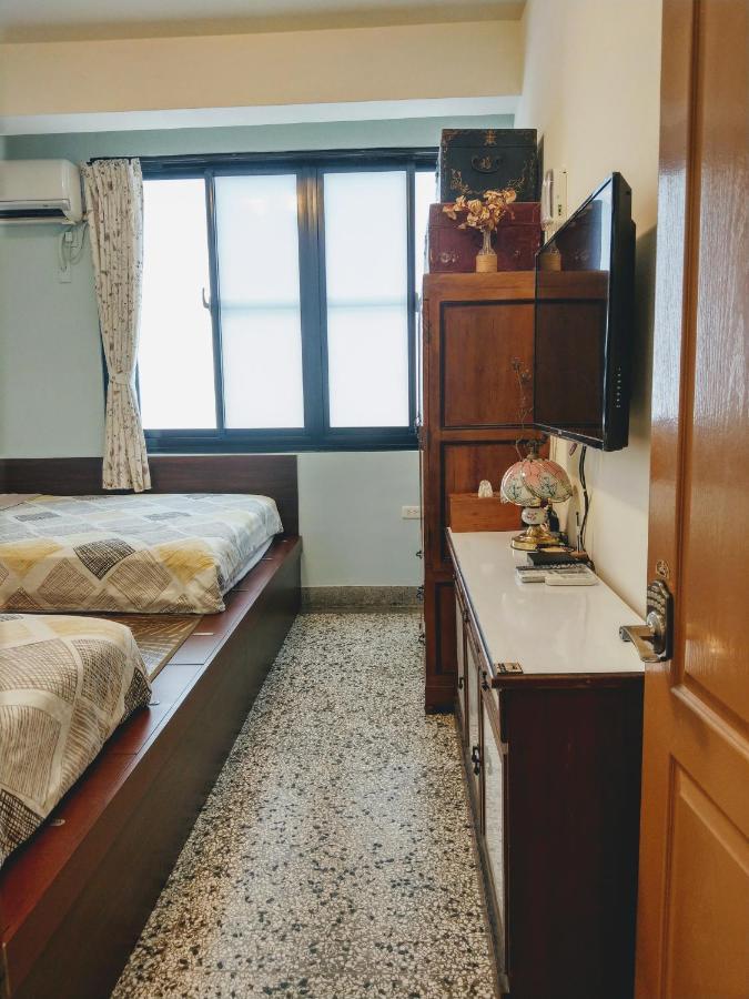 赤嵌厝child Come Home-依人數床位數計價開放房型 تاينان المظهر الخارجي الصورة