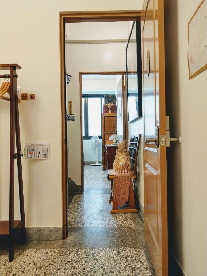 赤嵌厝child Come Home-依人數床位數計價開放房型 تاينان المظهر الخارجي الصورة
